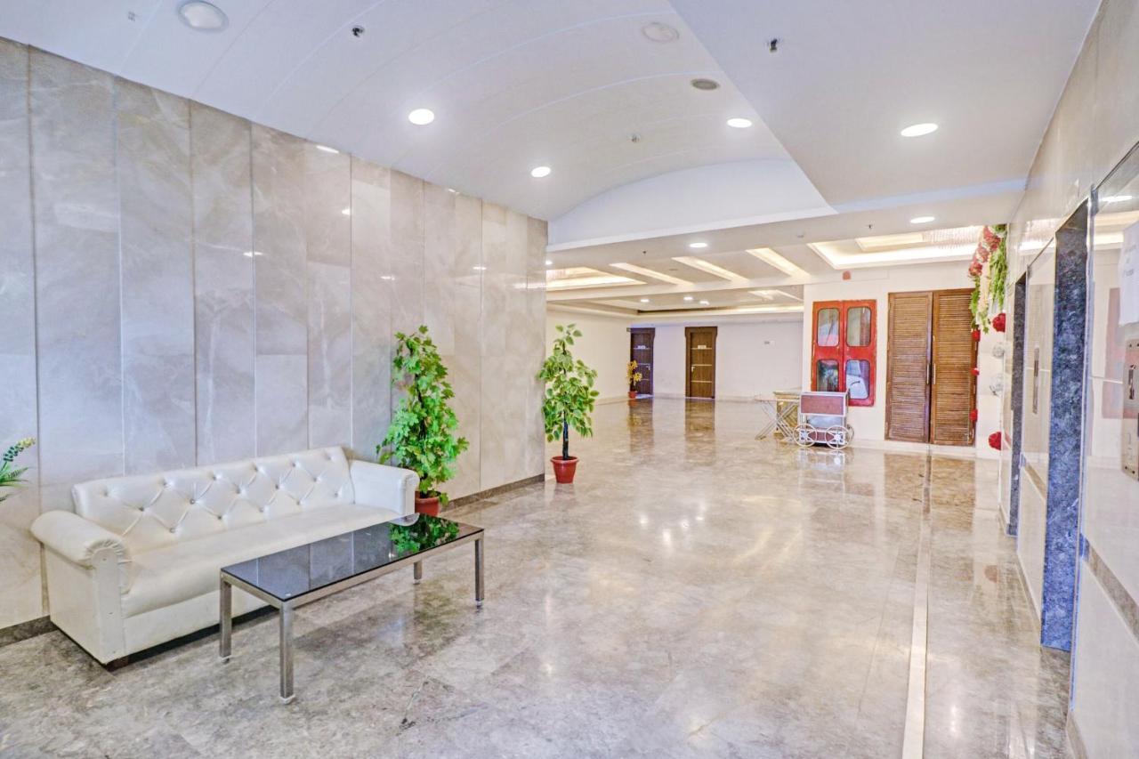 Oyo Townhouse 484 Sanskriti Hotel Delhi  Bagian luar foto